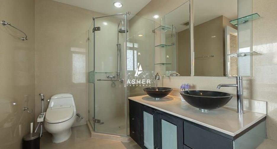 For rent 3 bedrooms condo in Watthana, Bangkok
