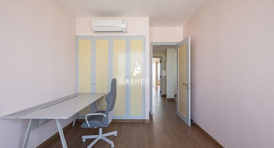 For rent 3 bedrooms condo in Watthana, Bangkok