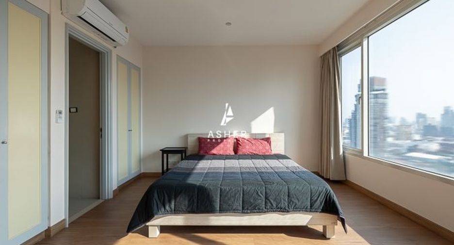 For rent 3 bedrooms condo in Watthana, Bangkok