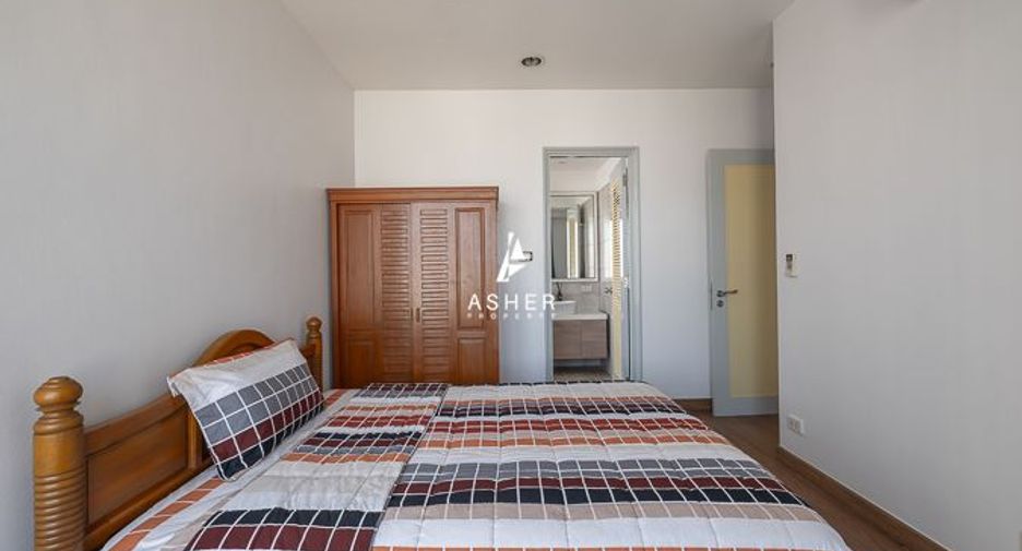 For rent 3 bedrooms condo in Watthana, Bangkok