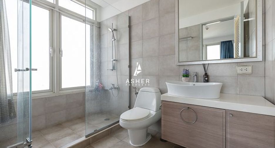 For rent 3 bedrooms condo in Watthana, Bangkok