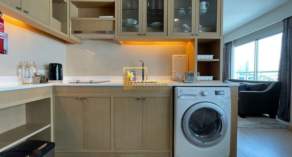 Apartamento con servicios en alquiler de 1 habitaciones en Khlong Toei, Bangkok