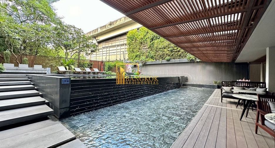 For rent 2 bedrooms serviced apartment in Watthana, Bangkok