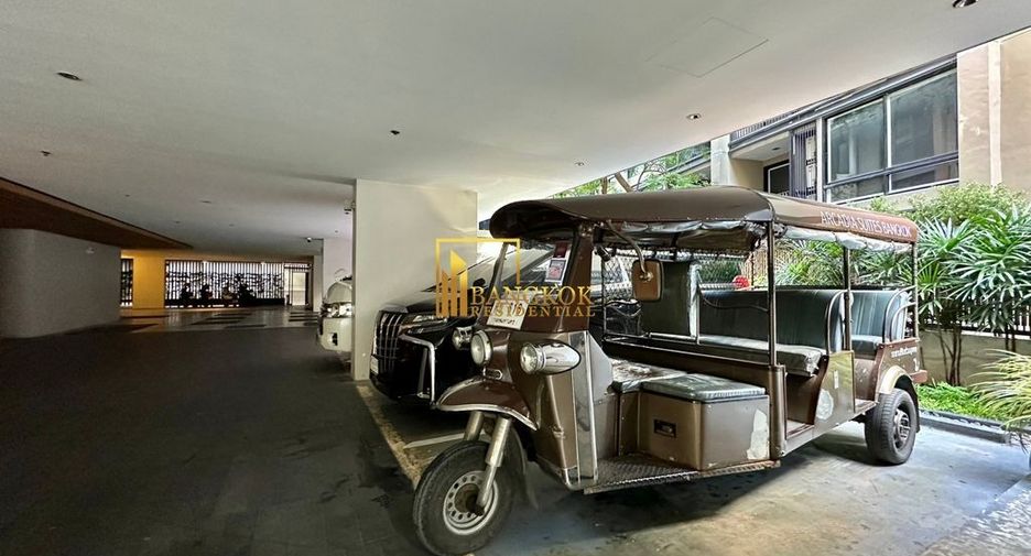 For rent 2 bedrooms serviced apartment in Watthana, Bangkok