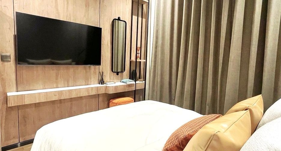 For rent 2 bedrooms condo in Pathum Wan, Bangkok