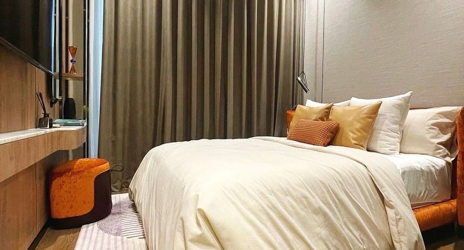 For rent 2 bedrooms condo in Pathum Wan, Bangkok