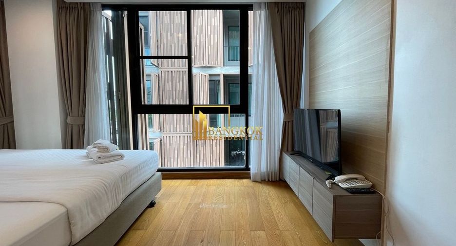 For rent 2 bedrooms serviced apartment in Watthana, Bangkok
