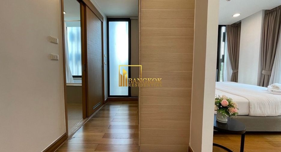 For rent 2 bedrooms serviced apartment in Watthana, Bangkok