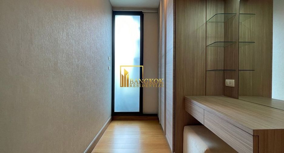 For rent 2 bedrooms serviced apartment in Watthana, Bangkok