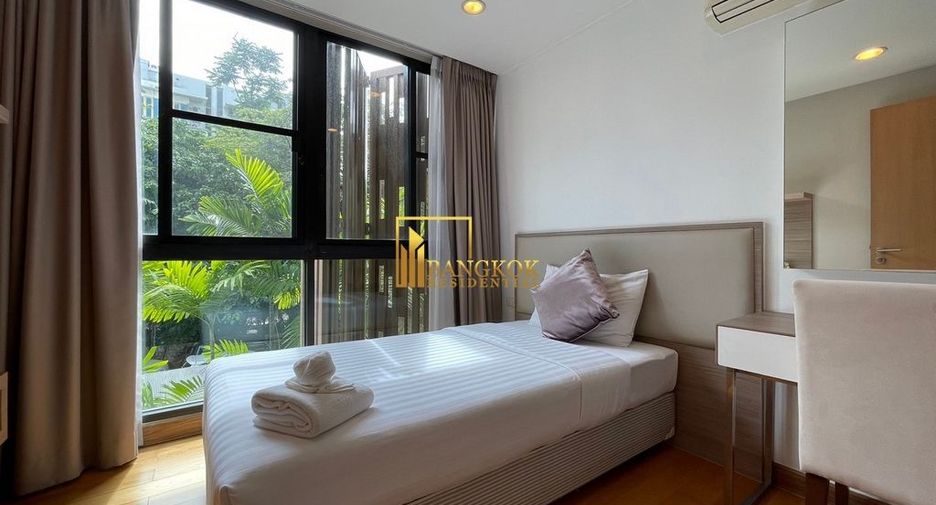 For rent 2 bedrooms serviced apartment in Watthana, Bangkok