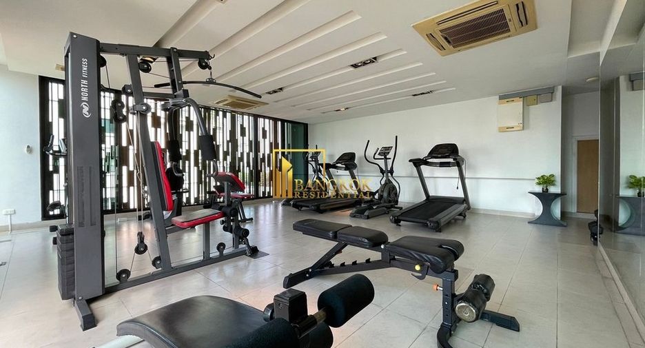 For rent 2 bedrooms serviced apartment in Watthana, Bangkok