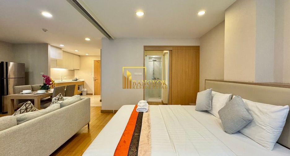 For rent 2 bedrooms serviced apartment in Watthana, Bangkok