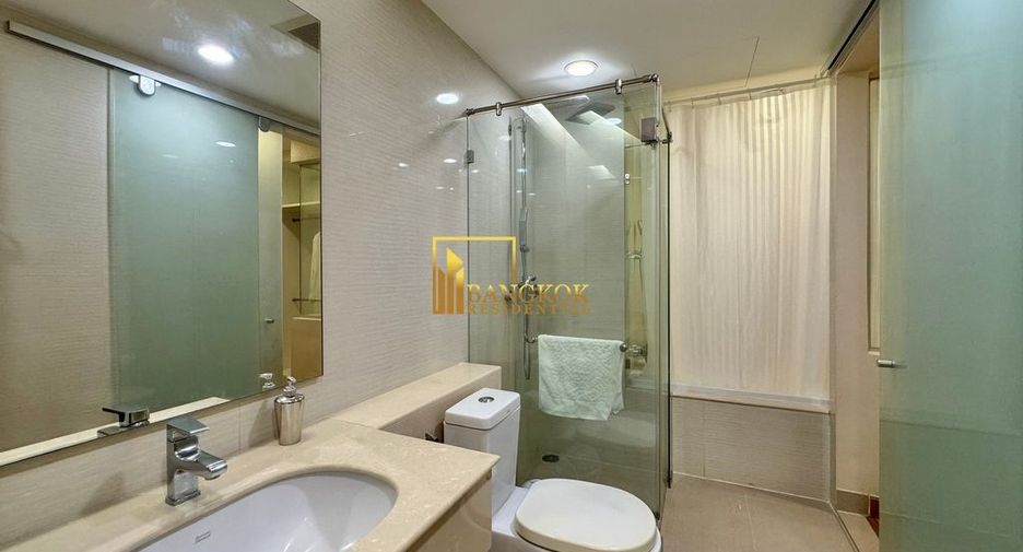For rent 2 bedrooms serviced apartment in Watthana, Bangkok