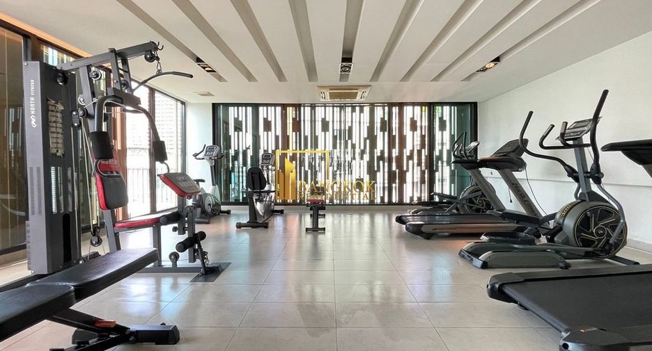 For rent 2 bedrooms serviced apartment in Watthana, Bangkok