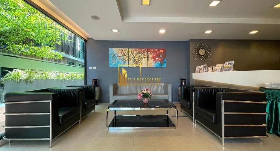 For rent 2 bedrooms serviced apartment in Watthana, Bangkok