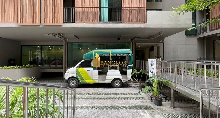 For rent 2 bedrooms serviced apartment in Watthana, Bangkok