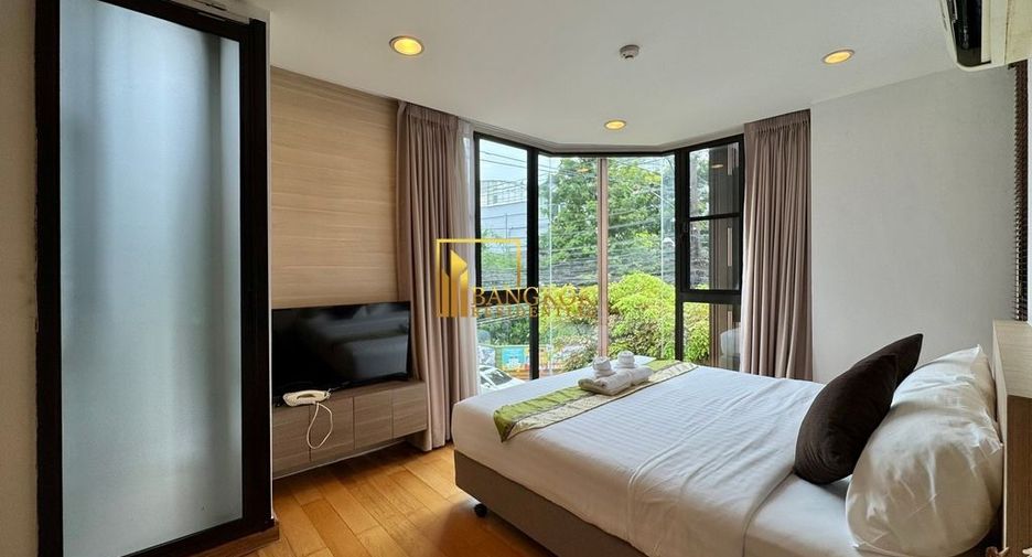 For rent 2 bedrooms serviced apartment in Watthana, Bangkok