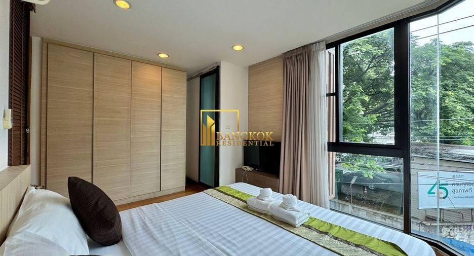For rent 2 bedrooms serviced apartment in Watthana, Bangkok