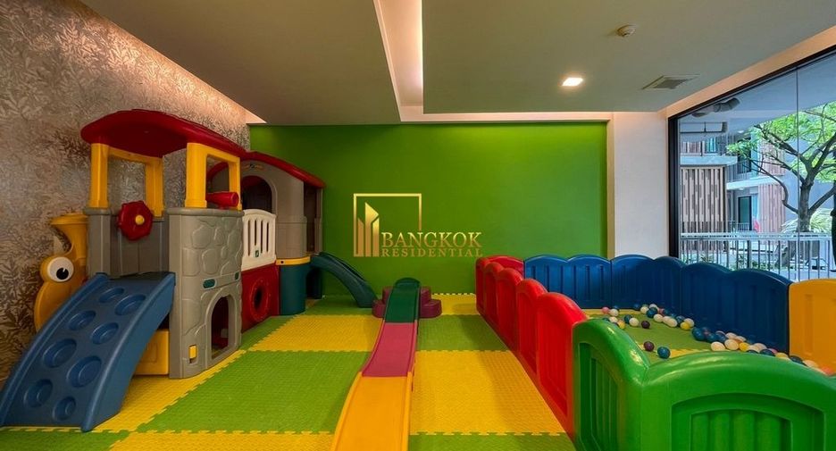 For rent 2 bedrooms serviced apartment in Watthana, Bangkok