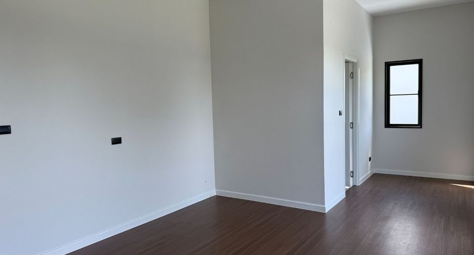 For rent 4 bed house in Bang Phli, Samut Prakan