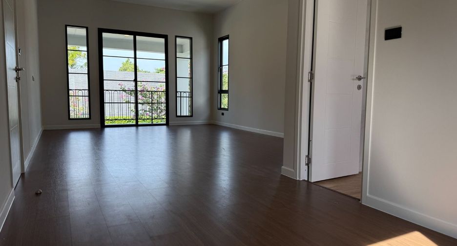 For rent 4 bed house in Bang Phli, Samut Prakan