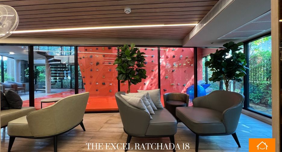 For sale 1 bed condo in Huai Khwang, Bangkok