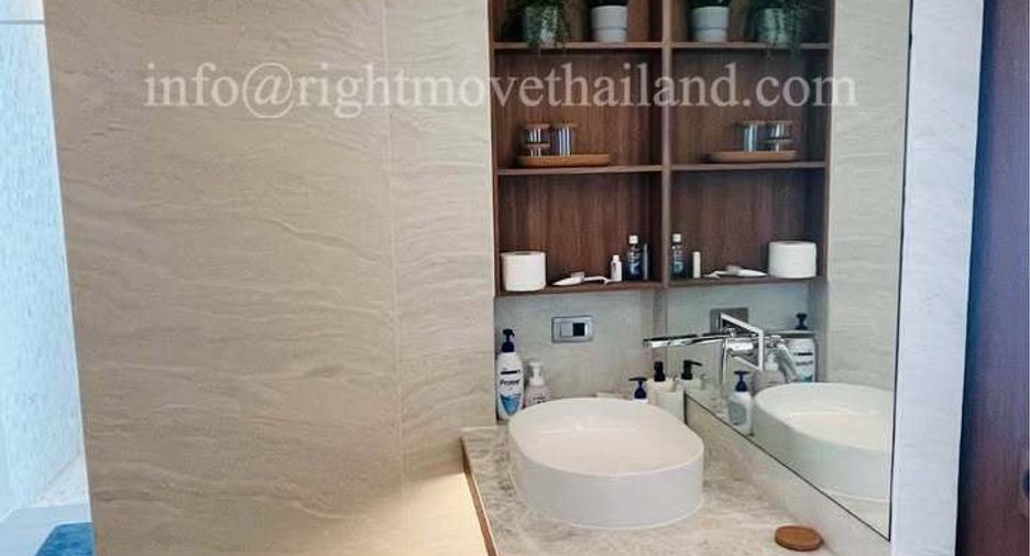 For sale 4 bedrooms condo in Watthana, Bangkok