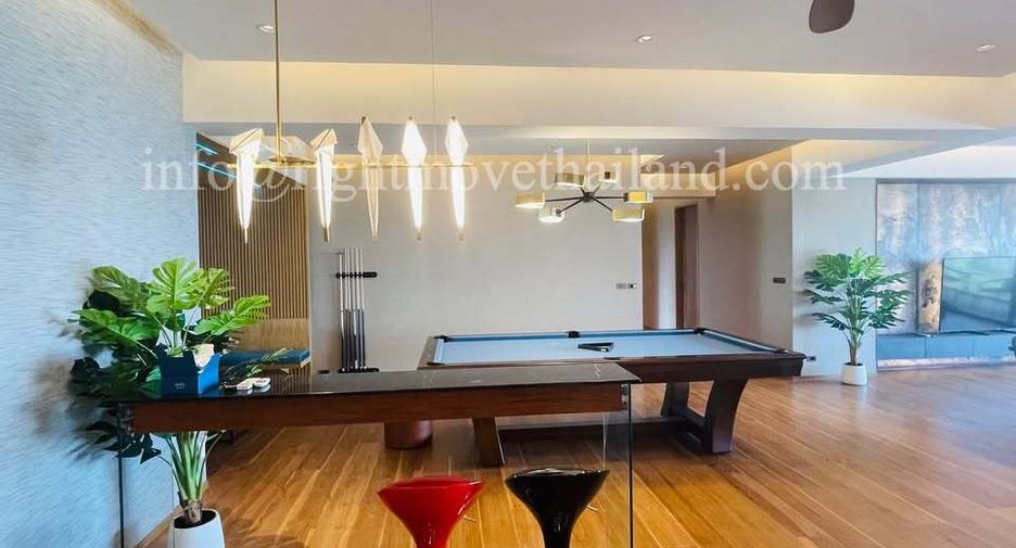 For sale 4 bedrooms condo in Watthana, Bangkok