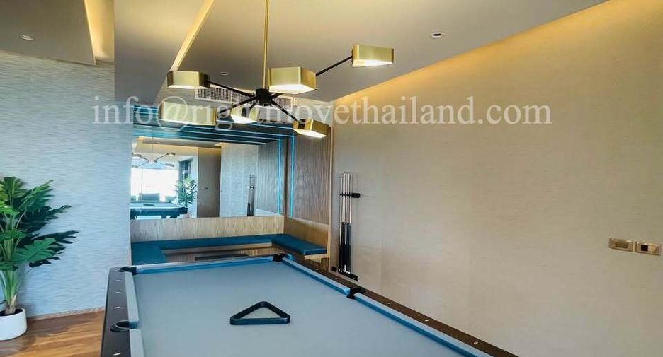 For sale 4 bedrooms condo in Watthana, Bangkok
