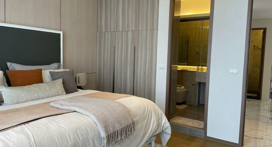 For sale 3 ベッドルーム condo in Khlong Toei, Bangkok