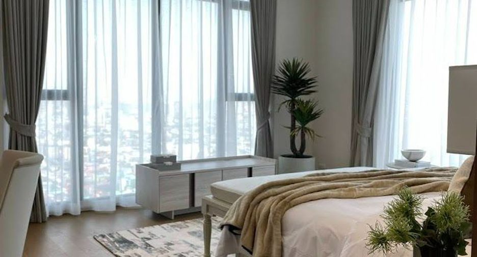For sale 3 ベッドルーム condo in Khlong Toei, Bangkok