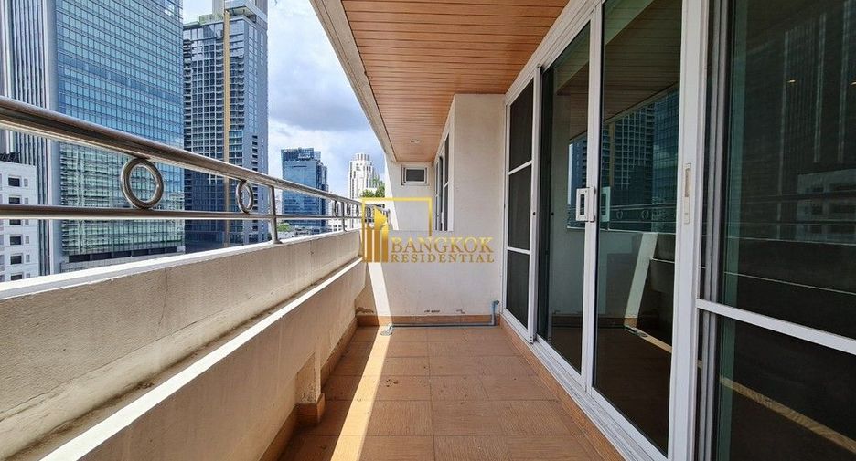 For rent 2 bedrooms apartment in Khlong Toei, Bangkok
