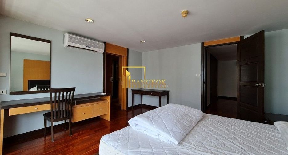 For rent 2 bedrooms apartment in Khlong Toei, Bangkok