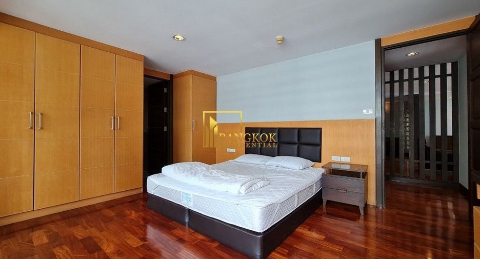 For rent 2 bedrooms apartment in Khlong Toei, Bangkok