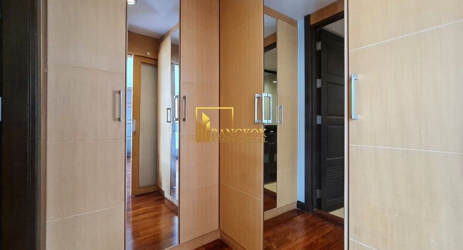 For rent 2 bedrooms apartment in Khlong Toei, Bangkok