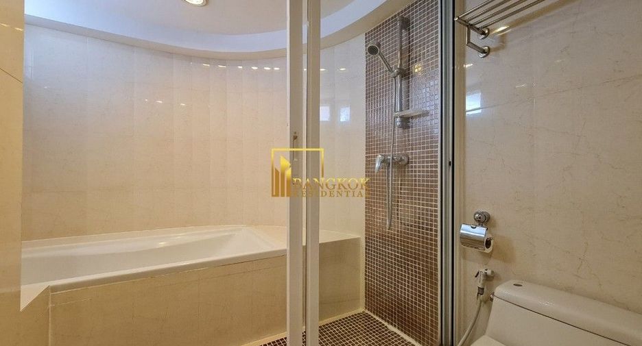 For rent 2 bedrooms apartment in Khlong Toei, Bangkok