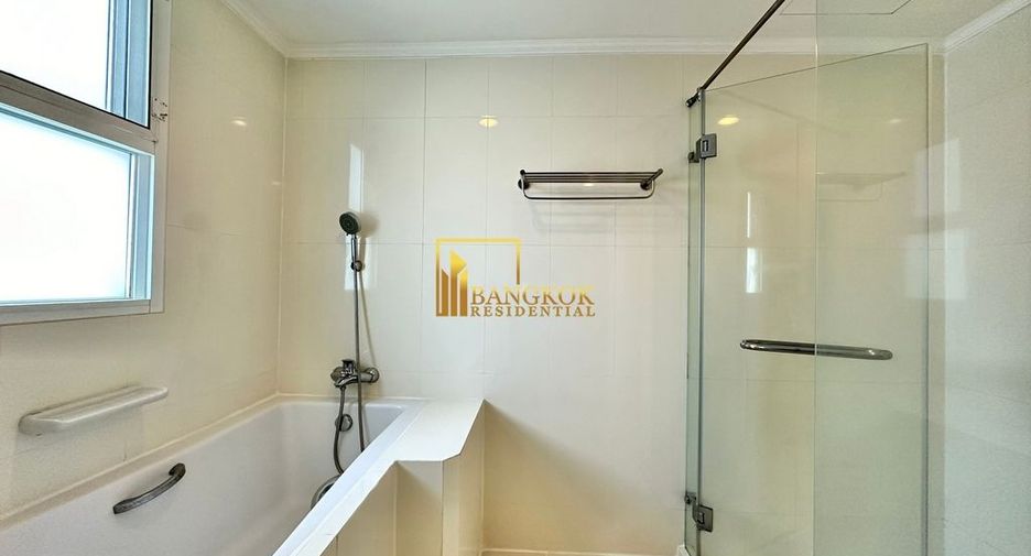 Apartamento en alquiler de 3 habitaciones en Khlong Toei, Bangkok