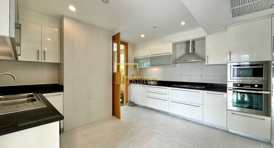 Apartamento en alquiler de 3 habitaciones en Khlong Toei, Bangkok