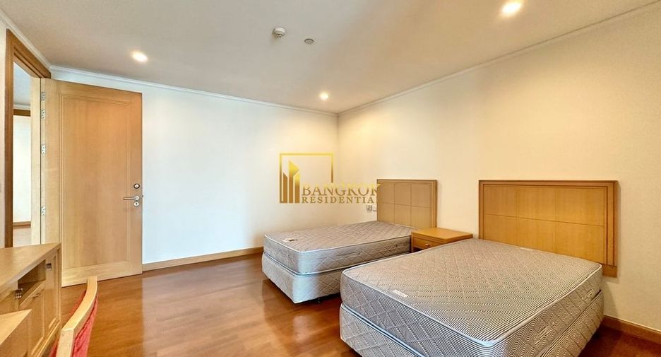 Apartamento en alquiler de 3 habitaciones en Khlong Toei, Bangkok