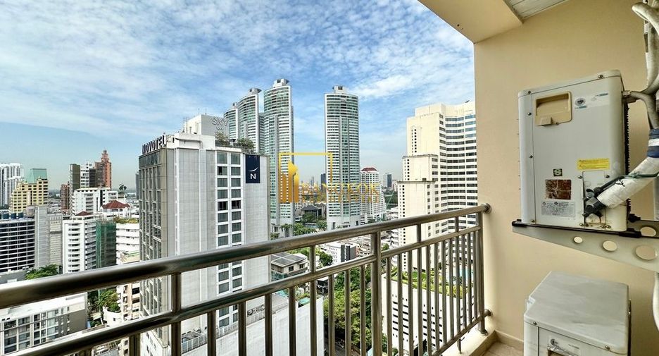 Apartamento en alquiler de 3 habitaciones en Khlong Toei, Bangkok