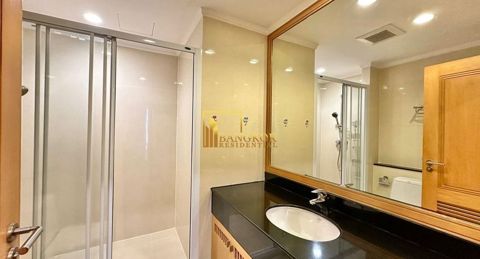 Apartamento en alquiler de 3 habitaciones en Khlong Toei, Bangkok