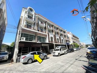 Reihenhaus zur Miete und zum Kauf mit 4 Zimmer in Bueng Kum, Bangkok