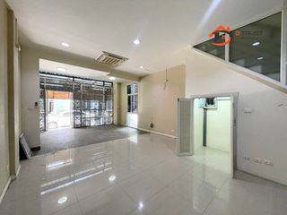Reihenhaus zur Miete und zum Kauf mit 4 Zimmer in Bueng Kum, Bangkok