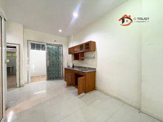 Reihenhaus zur Miete und zum Kauf mit 4 Zimmer in Bueng Kum, Bangkok