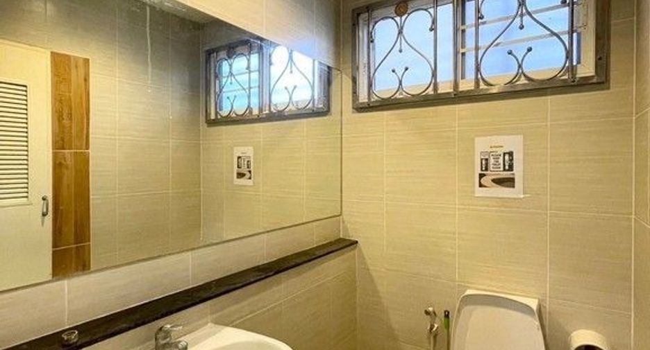 For rent and for sale 4 bedrooms townhouse in Bueng Kum, Bangkok