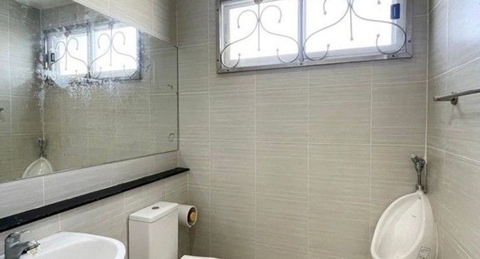 For rent and for sale 4 bedrooms townhouse in Bueng Kum, Bangkok