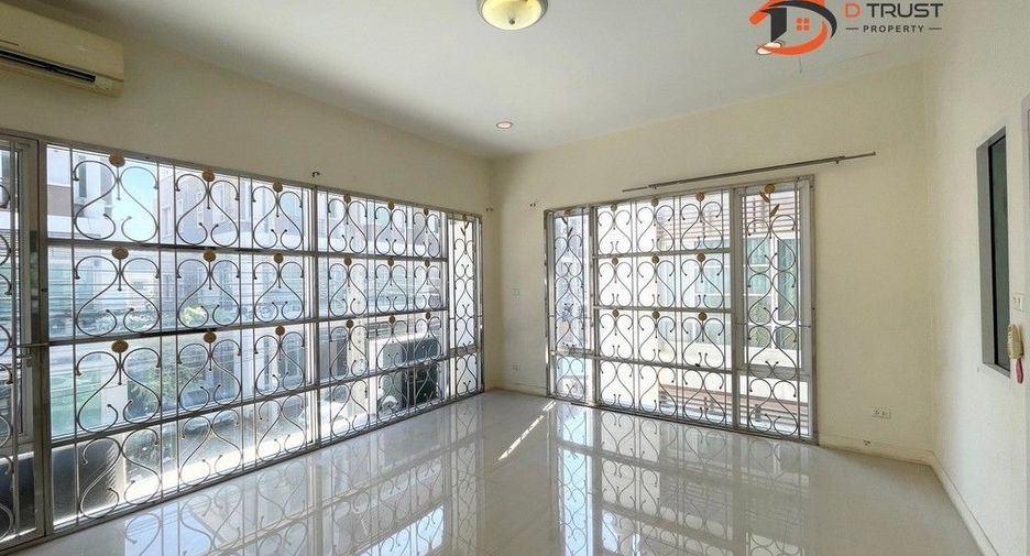 For rent and for sale 4 bedrooms townhouse in Bueng Kum, Bangkok