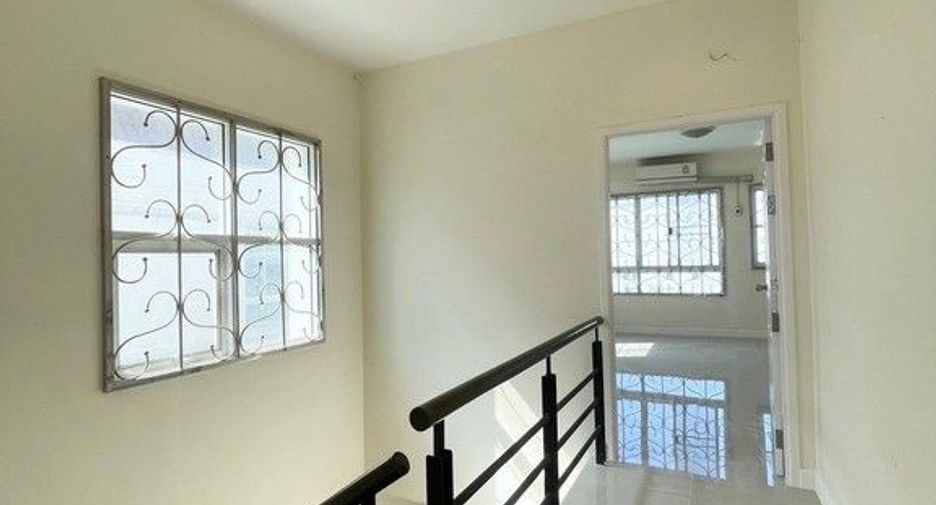 For rent and for sale 4 bedrooms townhouse in Bueng Kum, Bangkok