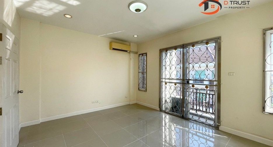 For rent and for sale 4 bedrooms townhouse in Bueng Kum, Bangkok