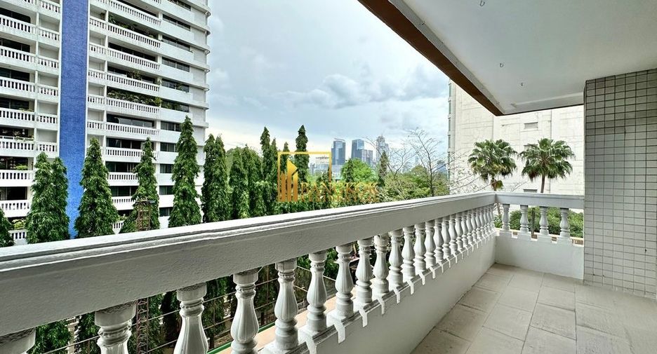 For rent 4 ベッドルーム apartment in Khlong Toei, Bangkok